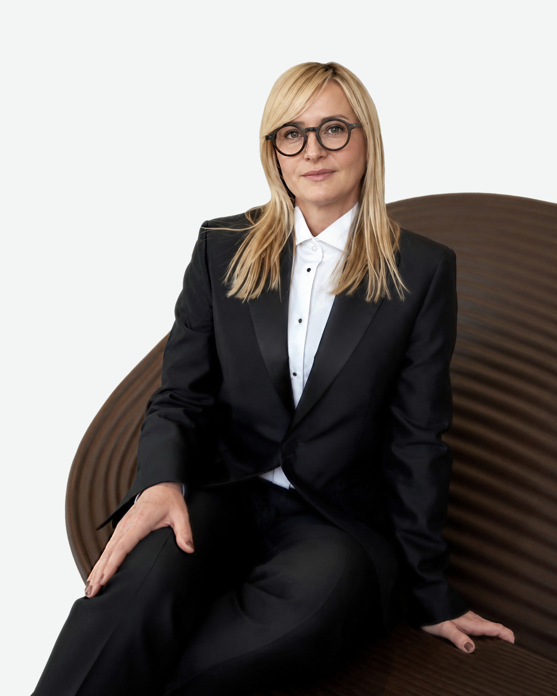 <p><strong>izv.prof.dr.sc. Zrinjka Paštar</strong></p><p>Osnivačica EASTOK-a, čiji rad spaja kliničko znanje, iskustvo u dermatologiji i trihologiji te cjelovito razumijevanje vlasišta i kose.</p><p>EASTOK proizlazi iz potrebe za integriranim pristupom koji povezuje dermatologiju, preventivnu medicinu i dermokozmetiku - s ciljem vraćanja ravnoteže tamo gdje zdravlje kose zapravo počinje.<br/><br/></p>